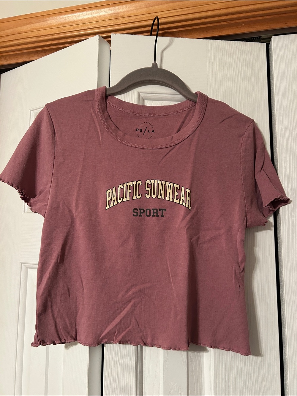 PacSun Dusty Mauve 'Pacific Sunwear Sport' Cropped Tee